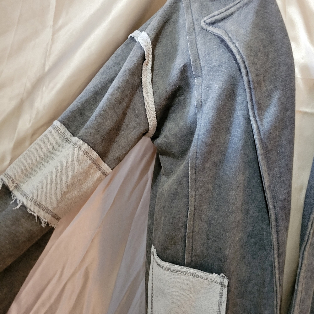 Women's Jacket - Picture 2 of 6